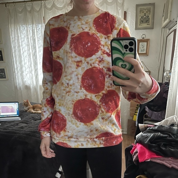 Beloved pepperoni pizza sweatshirt sz medium - Picture 4 of 4